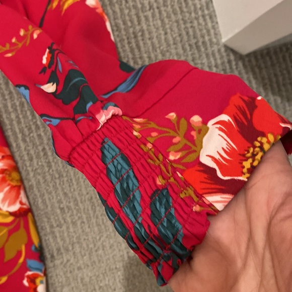 Loft magenta floral top. Like new. Size small. - Picture 5 of 6